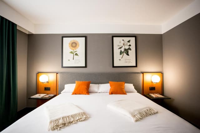 Double Room (2 Adults + 1 Child) · photo 8