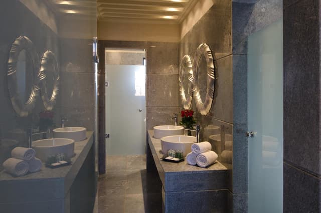 Two-Bedroom Villa with Private Pool and Garden · photo 5