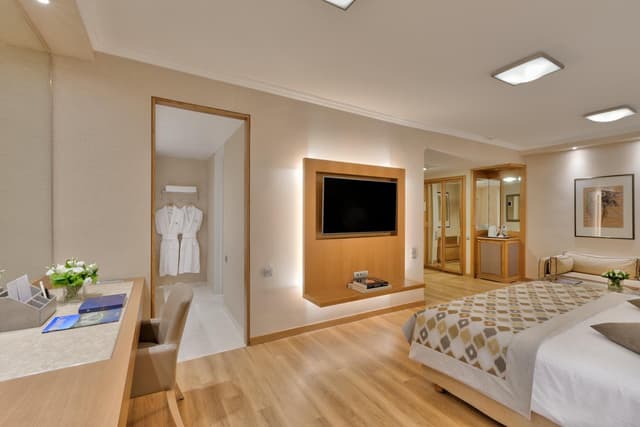 Family Room (2 Adults + 2 Children) · photo 1
