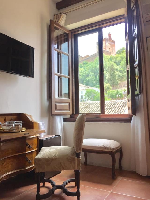 Double or Twin Room with Alhambra Views · photo 7