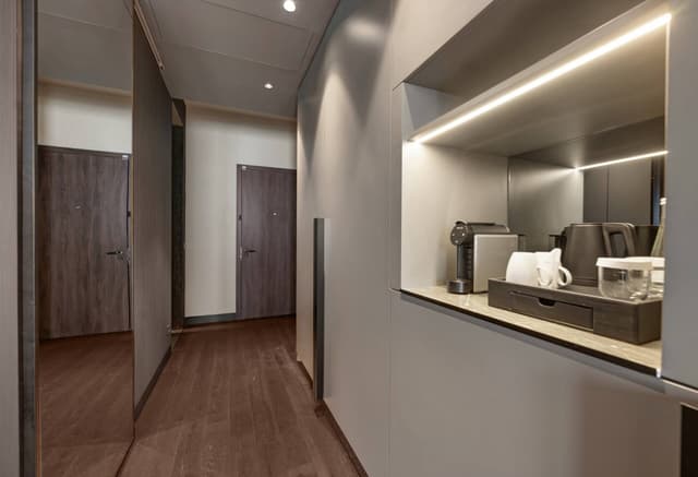 King Guest Room · photo 7
