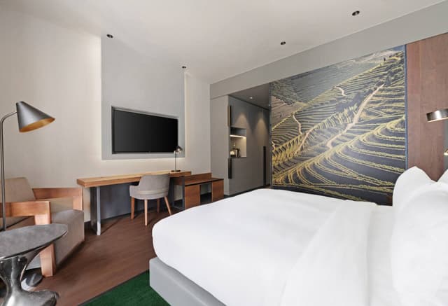 King Guest Room · photo 1