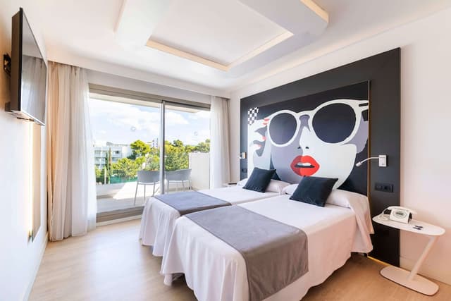 Habitación Doble Superior, Balcón, Vista a la Piscina (2 Adultos) · foto 1