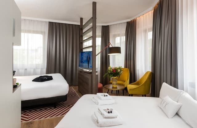 Superior Room, City View (Space Family) · photo 5