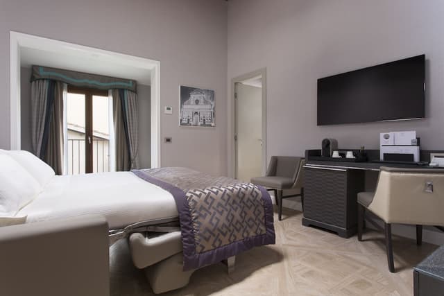 Suite, 1 Bedroom (Living Room) · photo 5