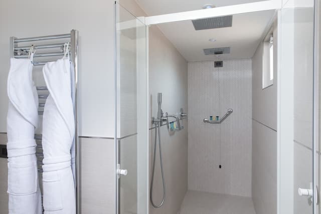 Deluxe Double or Twin Room, City View · photo 7