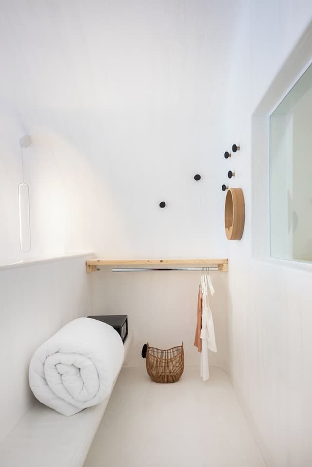 Cave Suite with outdoor heated infinity plunge pool · photo 3
