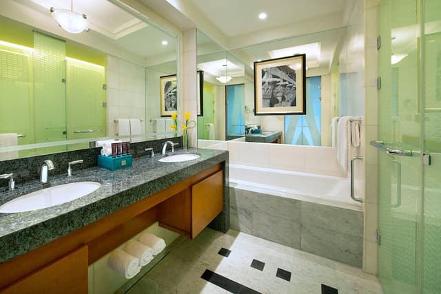 Deluxe Room, 2 Double Beds (View) · photo 3