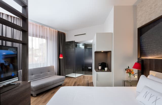 Superior Room, City View (Space Family) · photo 1