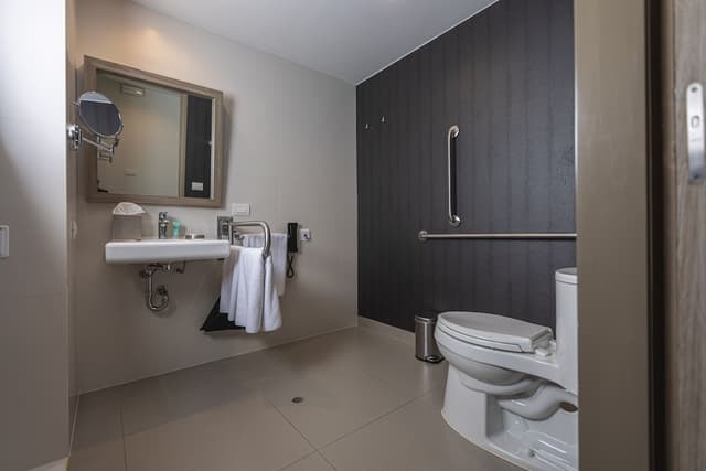 Adapted Room · foto 3