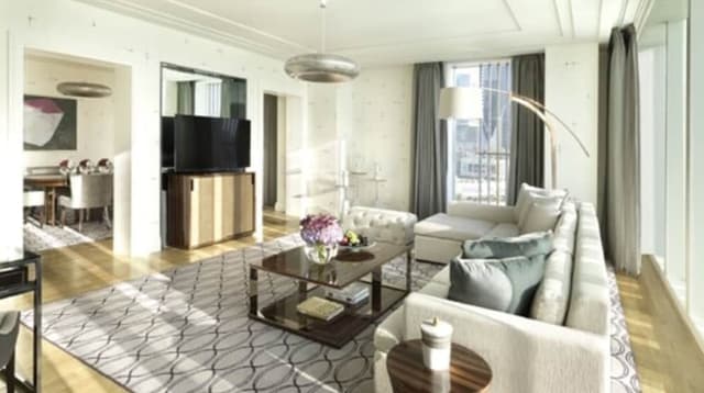 Premier Suite, 1 King Bed · photo 5