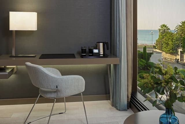 Deluxe Room, 2 Twin Beds, Sea View · photo 5