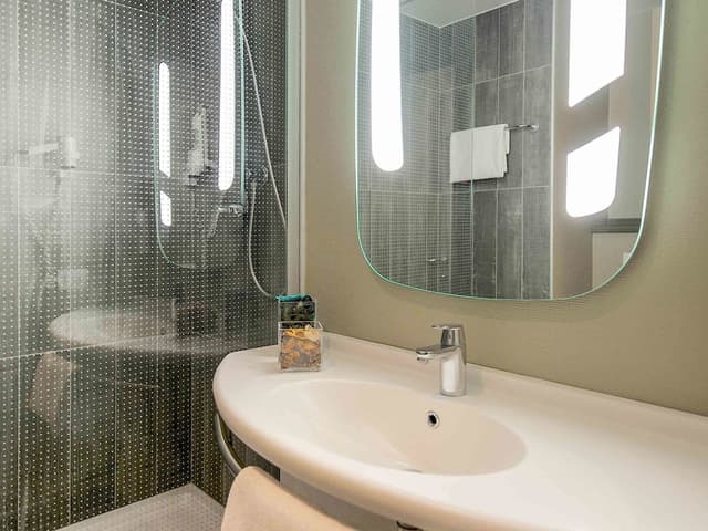 Room, 1 Double Bed · photo 7