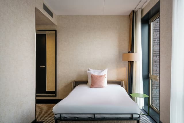 Superior Triple Room, Canal View · photo 6