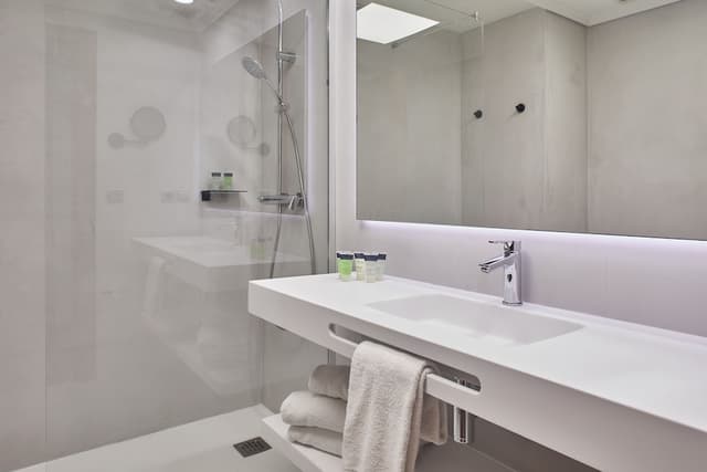 Standard Double Room Single Use · photo 6