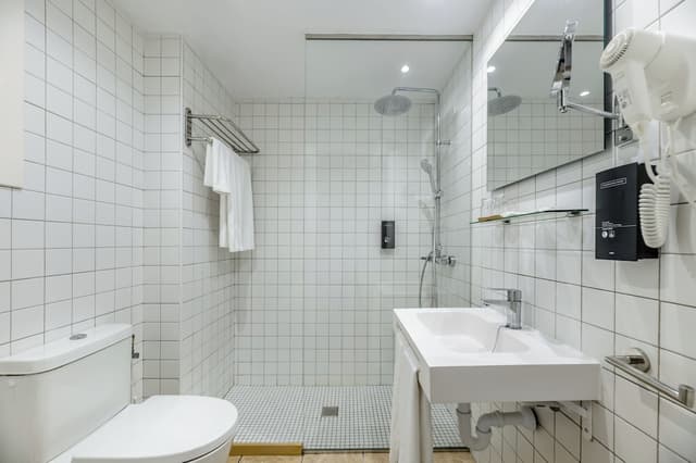 Twin Room, Pool View · photo 6