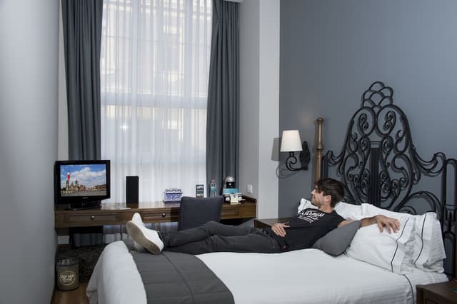 Standard Room, 1 Queen Bed · photo 4