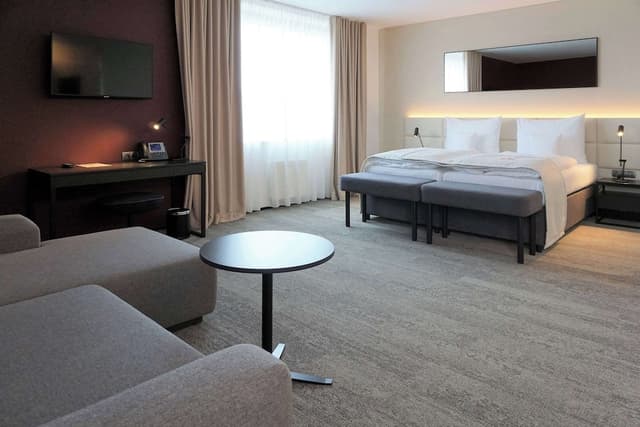 Suite, 1 King Bed, Non Smoking · photo 3
