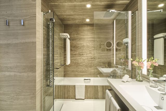Premium Room (2 Adults + 1 Child) · photo 4