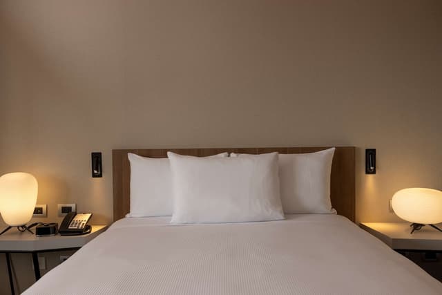 Room, 1 Queen Bed, City View · photo 3