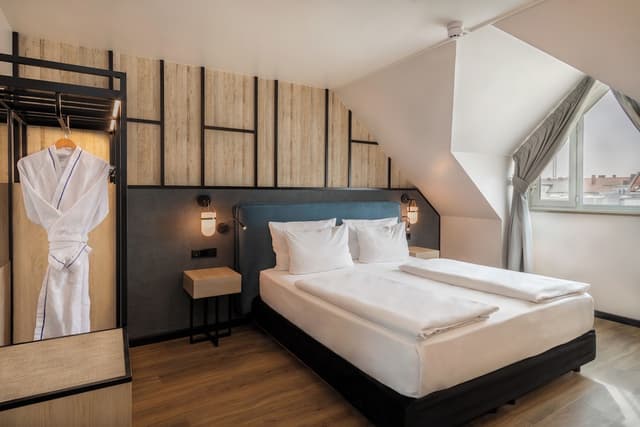 Premium Room with aircondition · photo 3