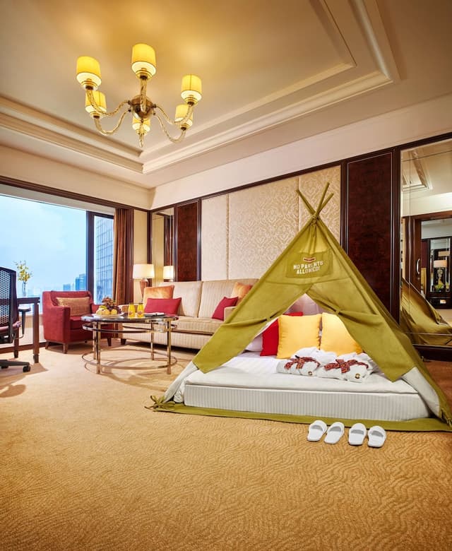 Family Suite, 1 King Bed (Premier) · photo 4