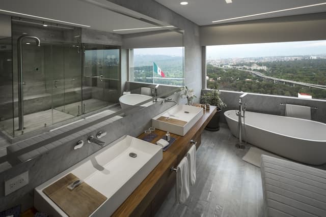 Classic Room, 1 King Bed, Club Lounge Access (Chapultepec Park View) · photo 4