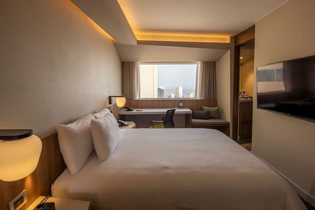 Room, 1 Queen Bed, City View · photo 6