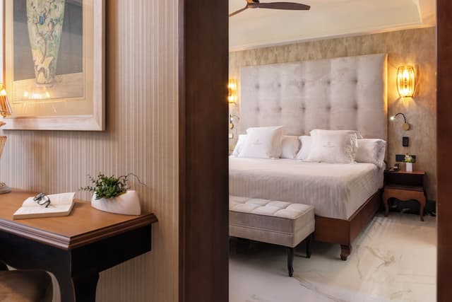 Junior Suite (Deluxe) · photo 1