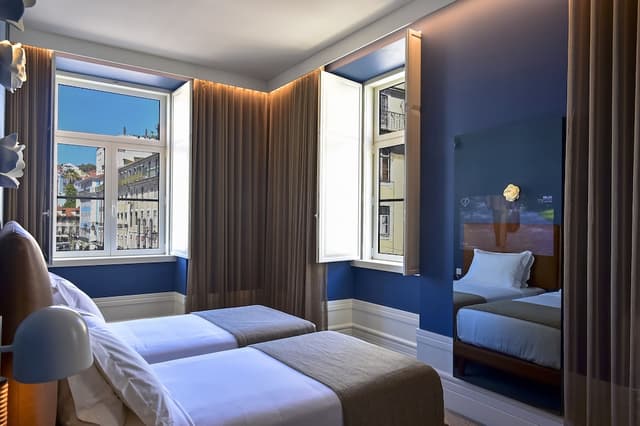 Twin Room, City View · photo 1