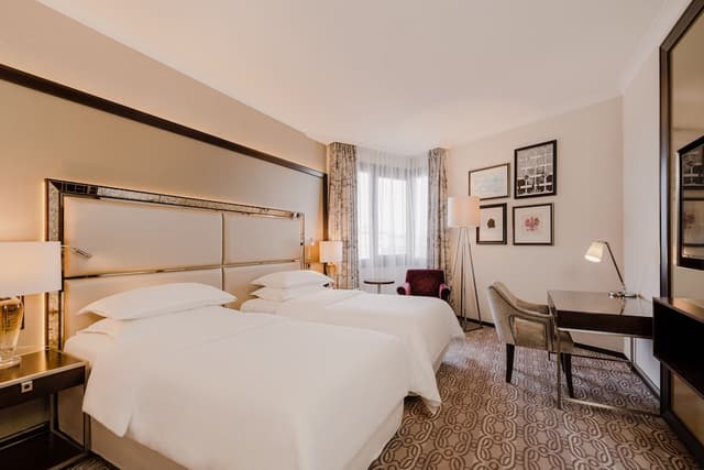 Deluxe Room, 2 Twin Beds (View) · photo 2