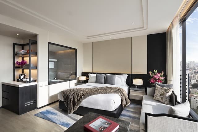 Deluxe Room, 1 King Bed Free WiFi, Free self parking · photo 1