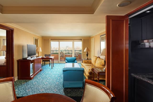 Executive Suite, 1 King Bed, Balcony · foto 1