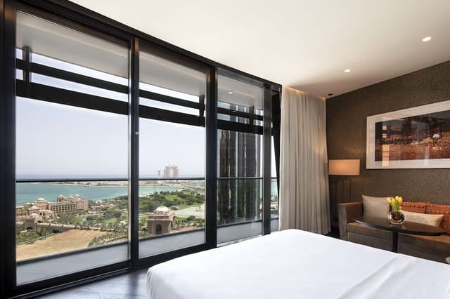 Room, 1 King Bed, Balcony, Sea View · photo 1