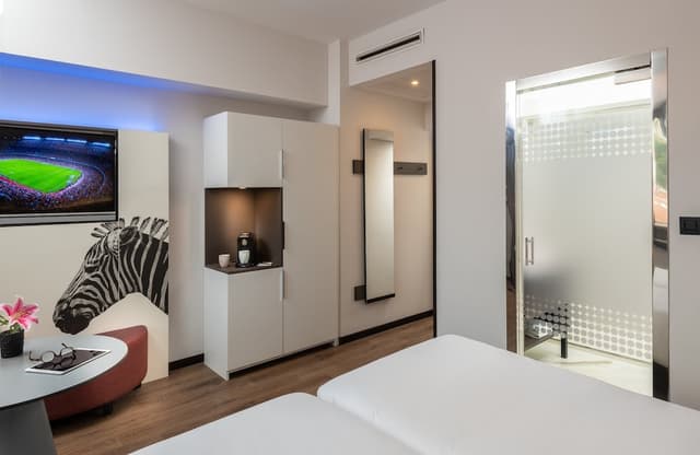 Double Room (Down To Earth) · photo 7