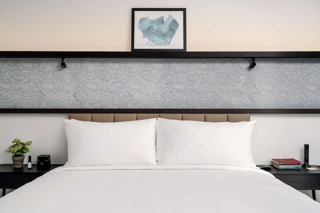 Room · photo 5