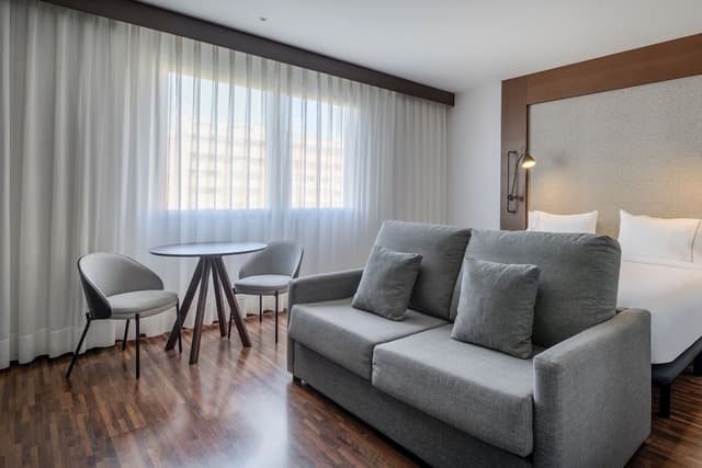 Room, 1 King Bed with Sofa bed · foto 5