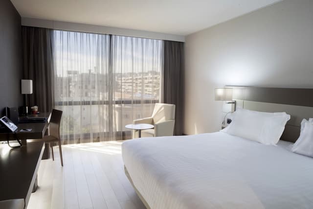 Junior Room, 1 King Bed with Sofa bed, Sea View · photo 8