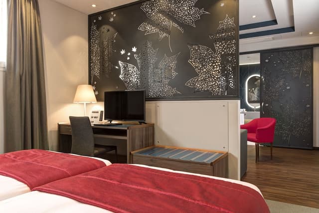 Deluxe Double or Twin Room, City View · photo 2