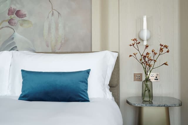 Deluxe Room, 1 King Bed · photo 5