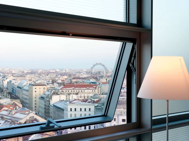 SO/ Urban, Ferris Wheel View (Room) · photo 5