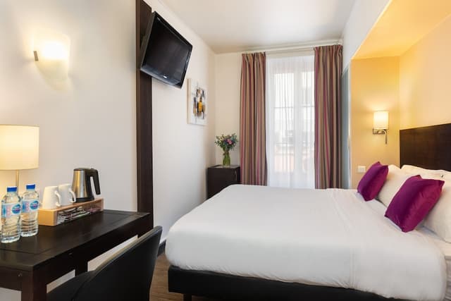 Classic Double Room, 1 Queen Bed · photo 1