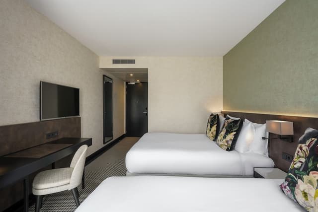 Family Triple Room, Canal View · photo 8