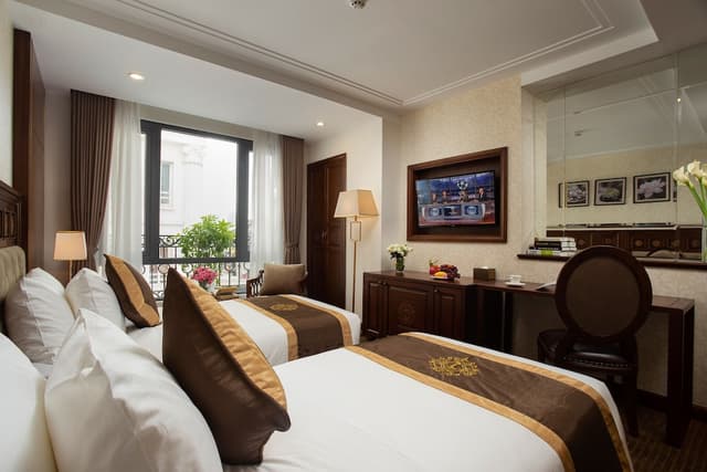Junior Room, 2 Twin Beds, City View · photo 4