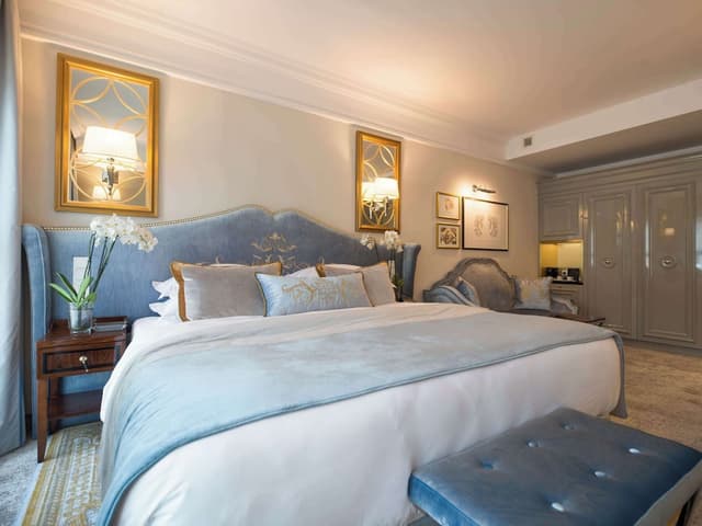 Deluxe Room, 1 King Bed · photo 1