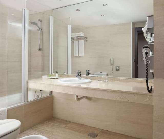 Standard Room (Extra Bed 3 adults) · photo 2