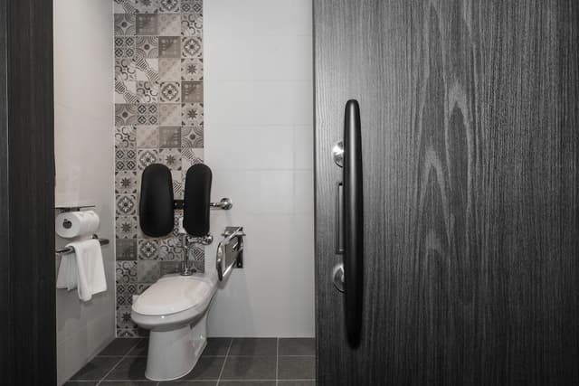 Standard Double Room, Accessible · photo 6