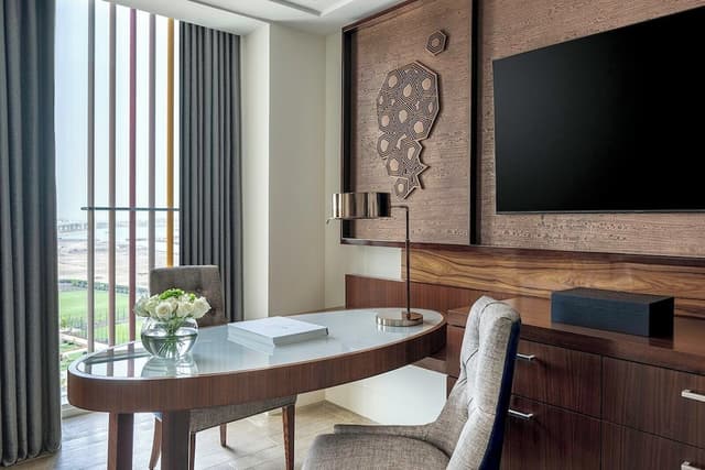 Executive Suite, 1 King Bed · photo 2