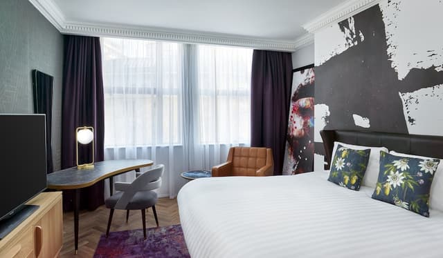 Designer Executive Room - with Super King bed · photo 1
