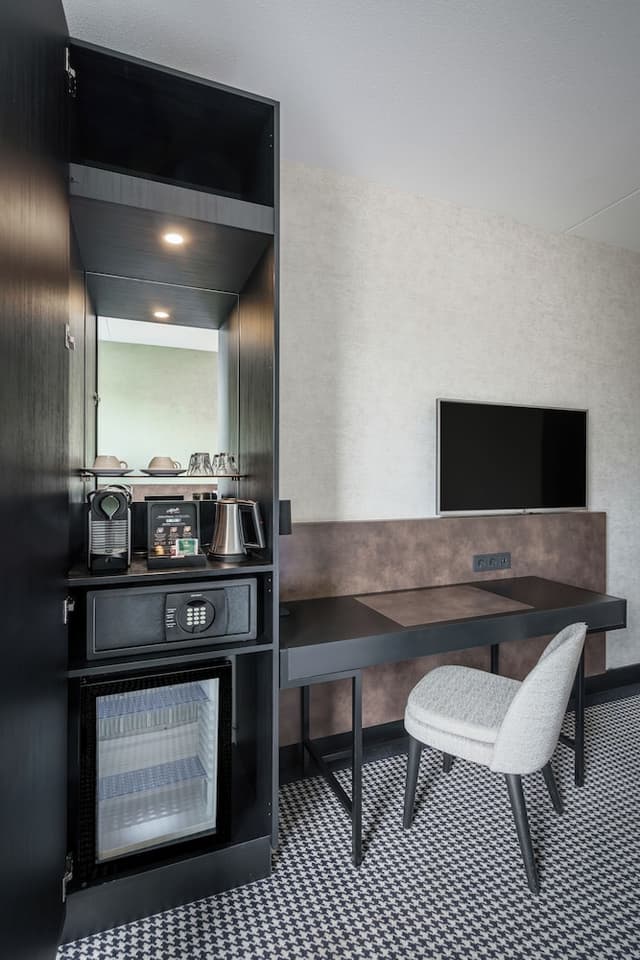 Family Triple Room, Canal View · photo 6